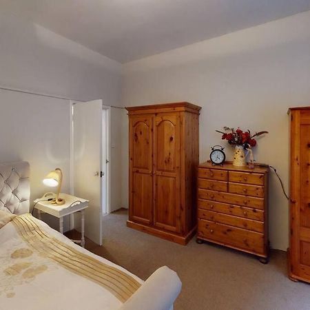 Spacious One Bedroom Flat West Hoathley Eksteriør bilde
