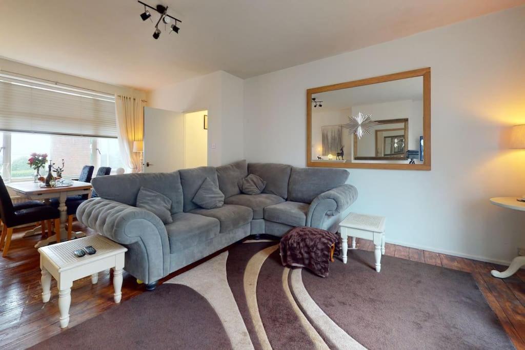 Spacious One Bedroom Flat West Hoathley Eksteriør bilde